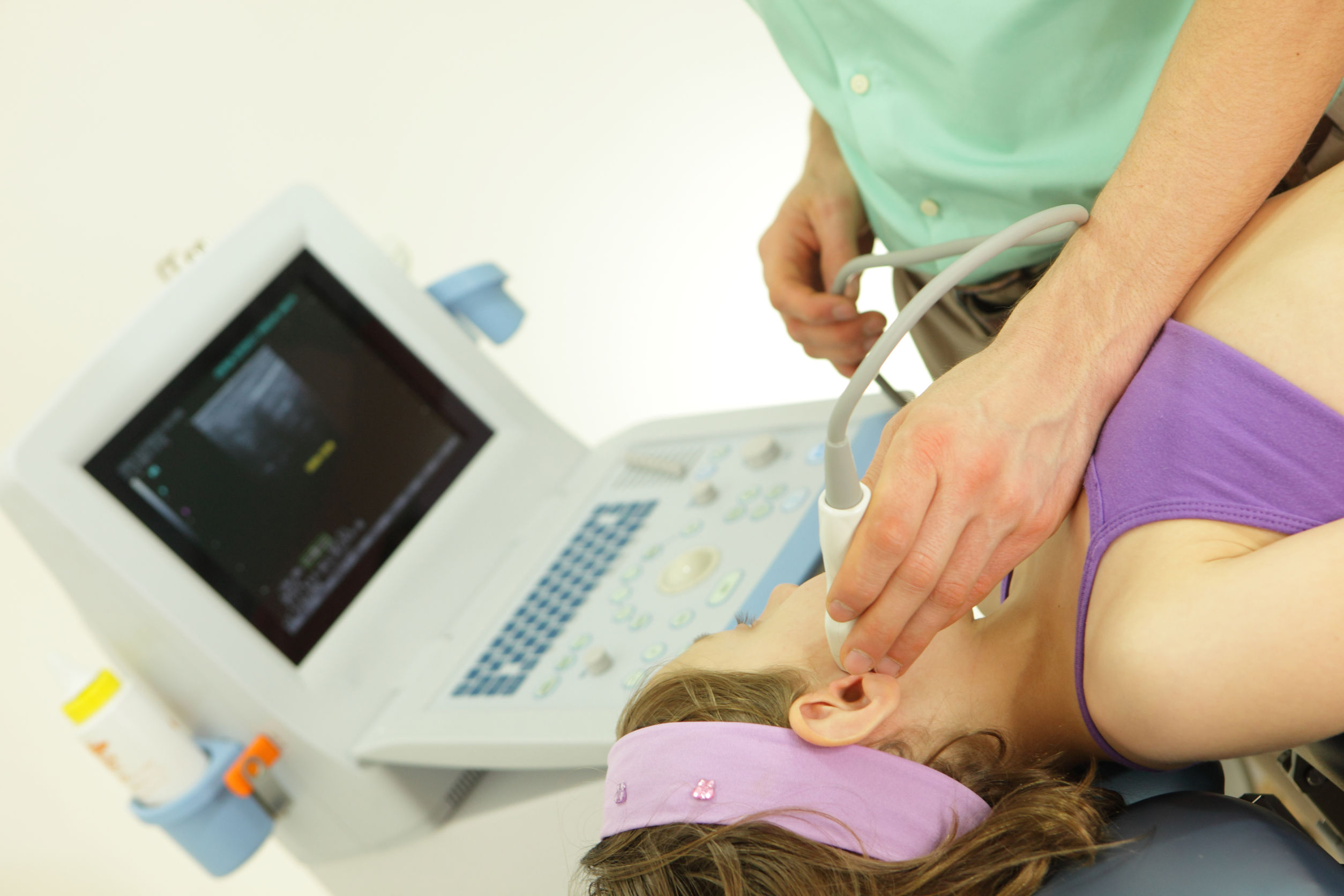 girl's temporomandibular joint diagnosis carried out with the use of an ultrasound